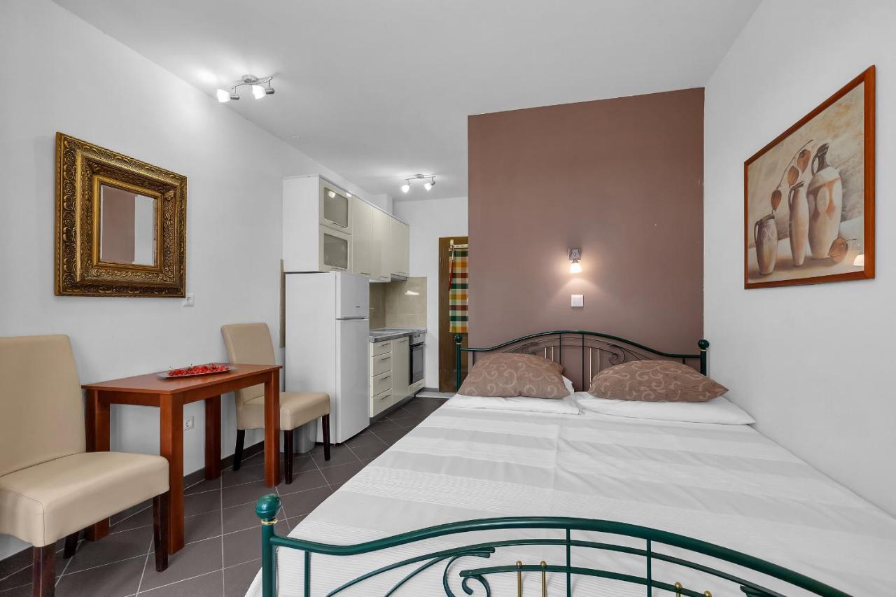 Guest House Lazeta Duce Exterior photo
