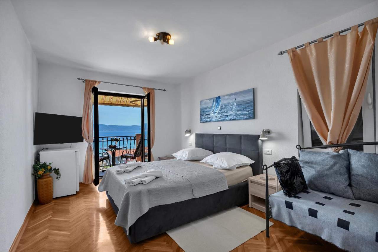 Guest House Lazeta Duce Exterior photo