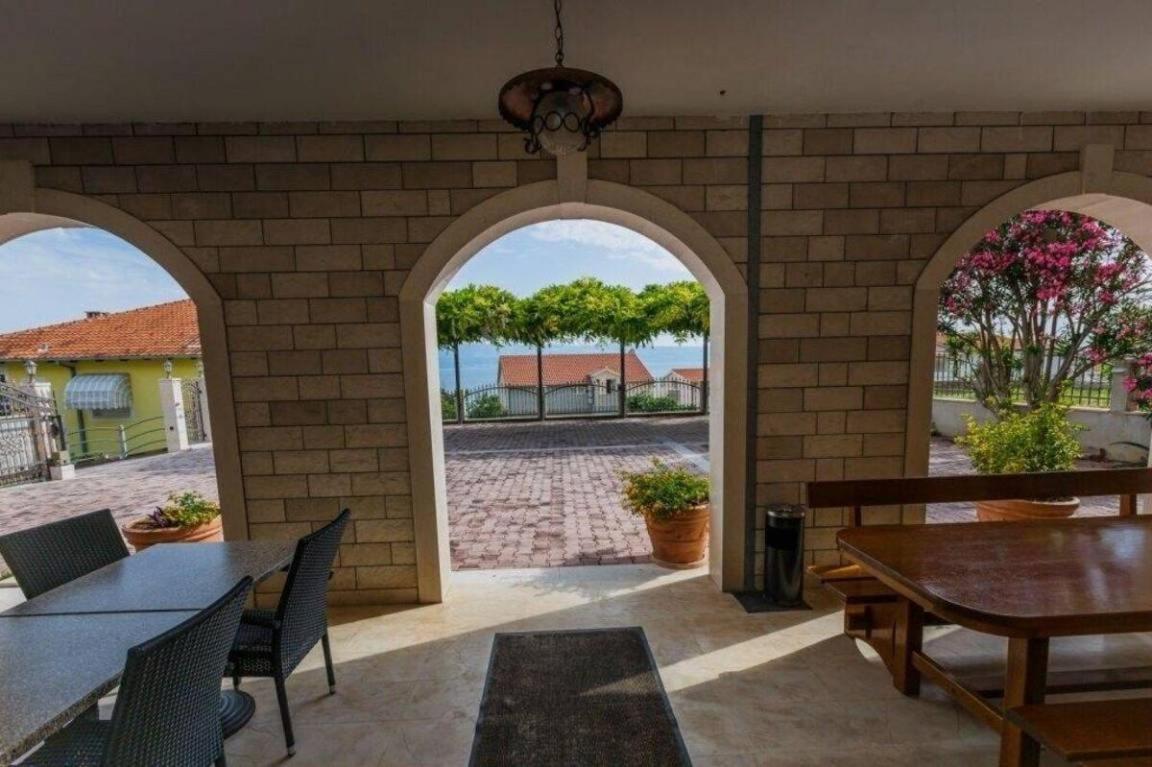 Guest House Lazeta Duce Exterior photo
